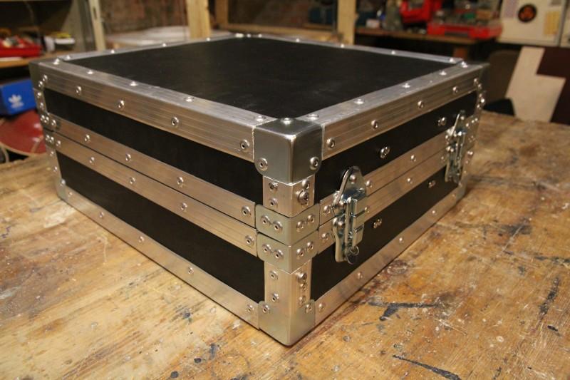 Bottom (right corner) side of (closed) modular suitcase